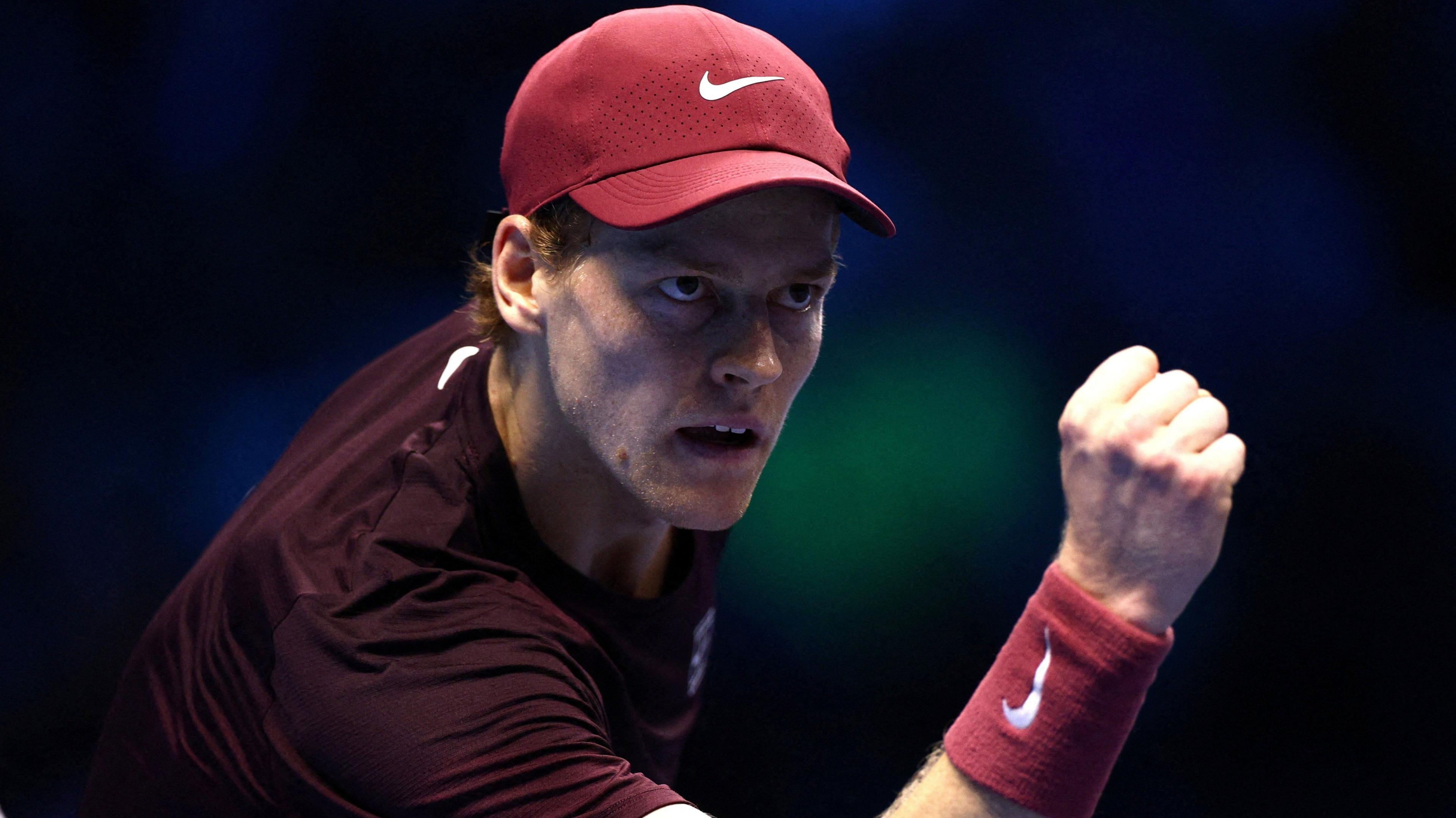 درخشش یانیک سینر و صعود به نیمه‌نهایی ATP Finals؛ ناکامی زِوِرف و تداوم انتظار برای صدرنشینی